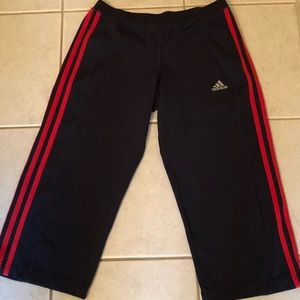 Navy blue Adidas Clima-lite capris pant.